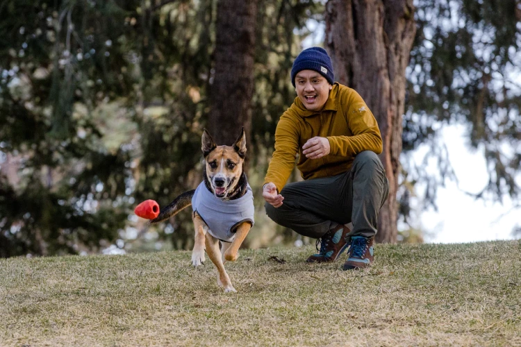 Ruffwear® Gnawt-a-Cone™ - интерактивная игрушка