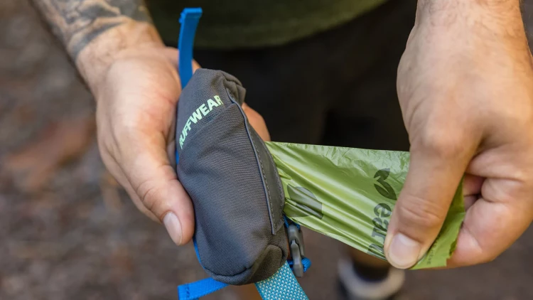 Ruffwear® Stash Bag Mini™ - компактная сумочка для прогулок с собакой